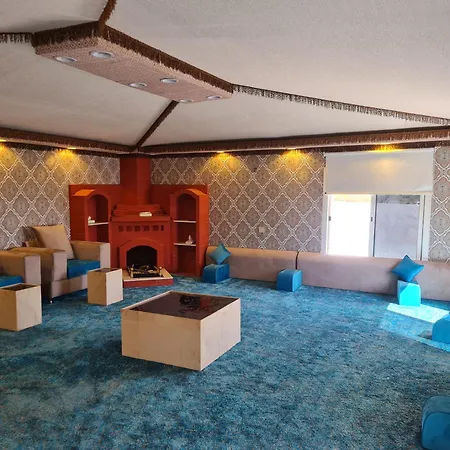 القمة شقة بحوش خاص Al Bahah Exterior photo